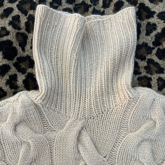 Saks Fifth Avenue 100% Cashmere Winter White Polo neck Sweater Size S - Picture 4 of 5